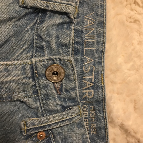 High Rise Light Wash Jeans - Picture 4 of 5